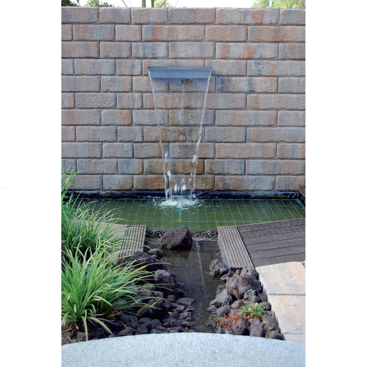 FOUDEBASSIN.COM Niagara® 30 LED - lame d'eau - Inox 304 avec raccords filetés Ø25 mm/1" - LED strip 30 cm 1x20 blanc froid, transfo AC 12V/DE-06-12W, Lumen 180, EEK A+, 2,5 Watt - H10 x 30 x 12,5 cm 8711465120920 1312092